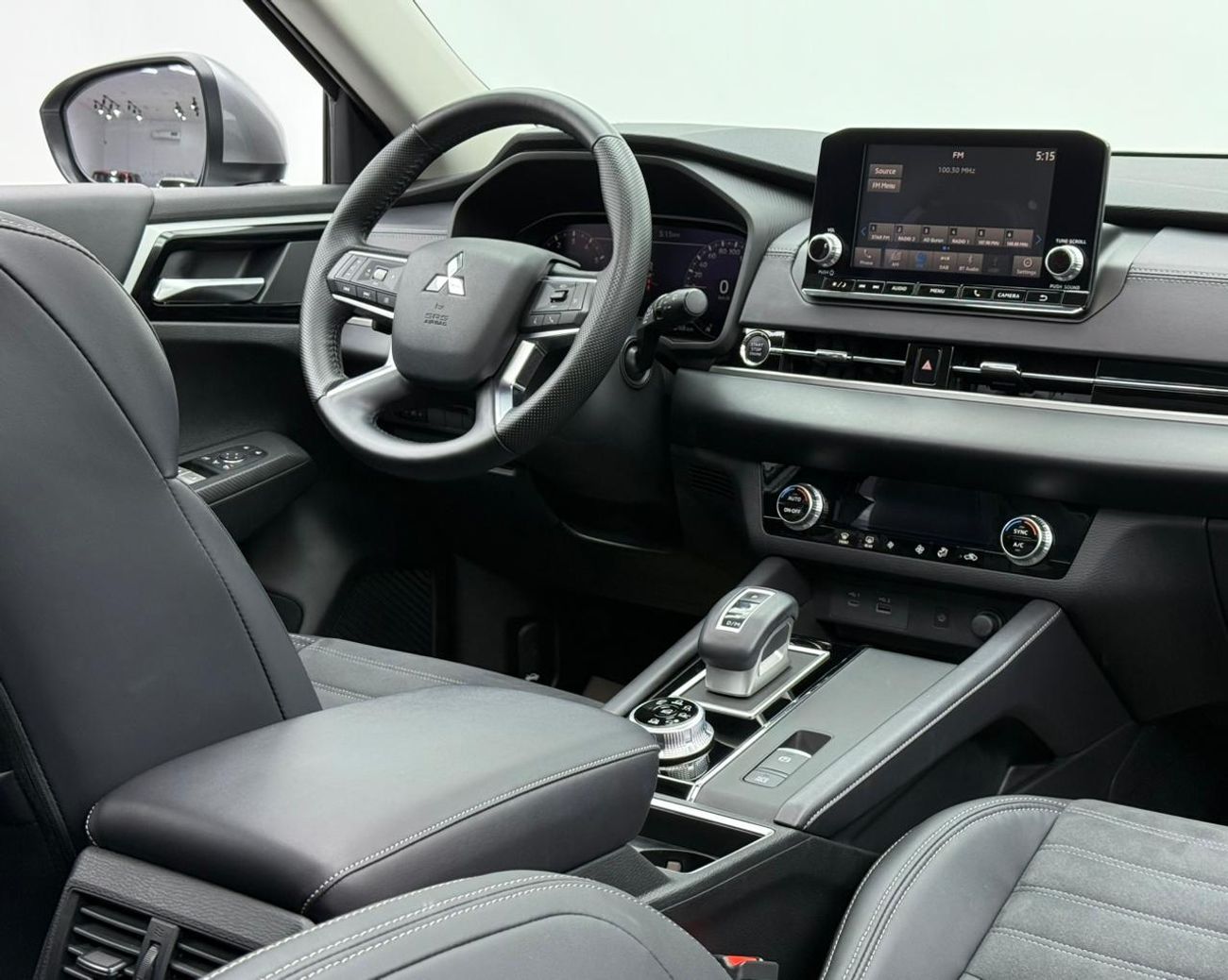 Mitsubishi Outlander 2023 Mitsubishi Outlander, 2026 Mitsubishi Warranty, Full Mitsubishi Service History, Low Km, GCC