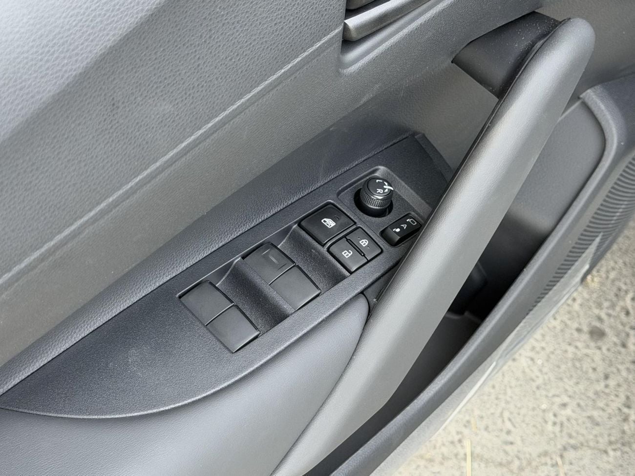 Toyota Frontlander Luxury 2.0L HYBRID FULL OPTION
