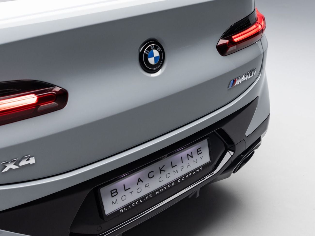 BMW X4 M40I BUY NOW, PAY 2027 | THE BLACKLINE STANDARD | BMW Warranty + Service Contract, GCC