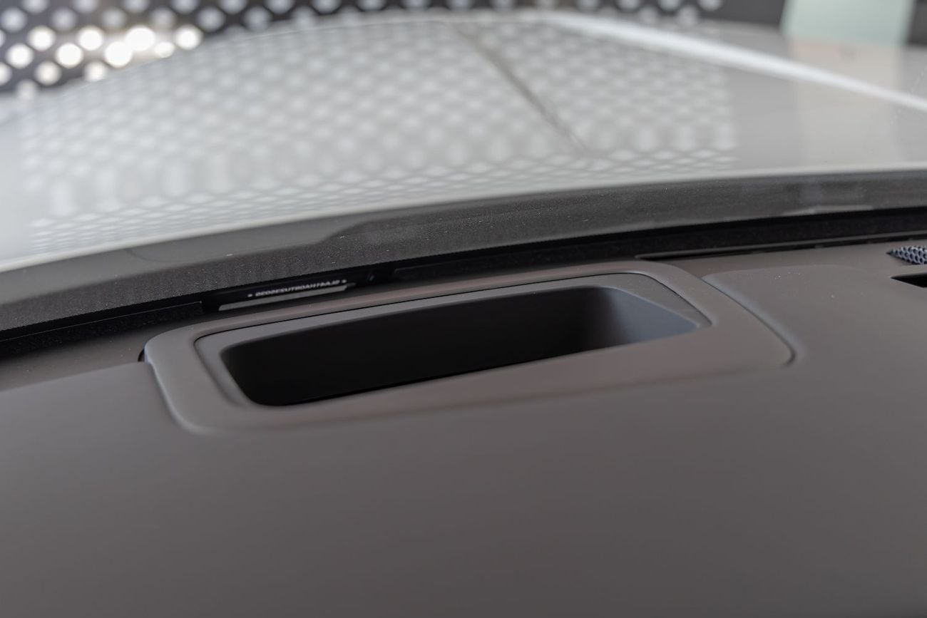 رولز رويس كولينان ROLLS-ROYCE CULLINAN | BLACK BADGE | FULL OPTIONS | BESPOKE SOUND SYSTEM | GCC SPECS | DEALER WARRAN