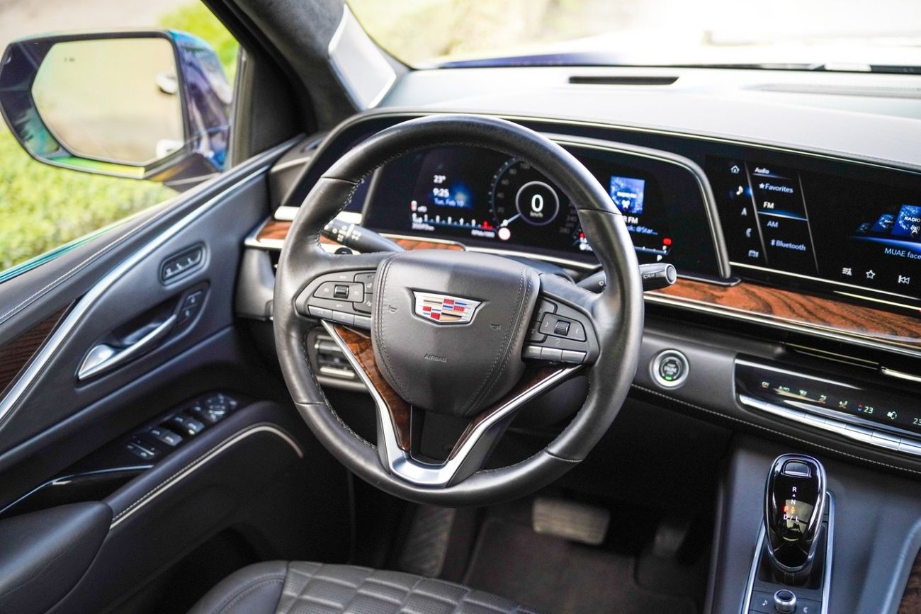 كاديلاك إسكالاد Premium Luxury Platinum 6.2L AWD