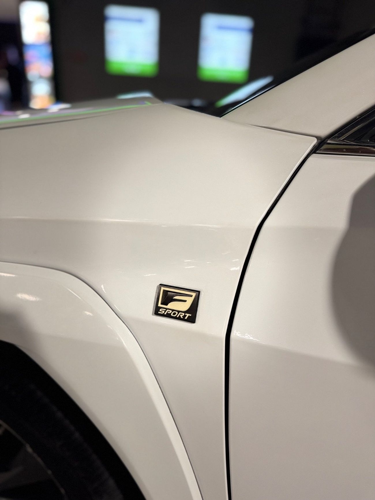 لكزس UX 250h FSPORT