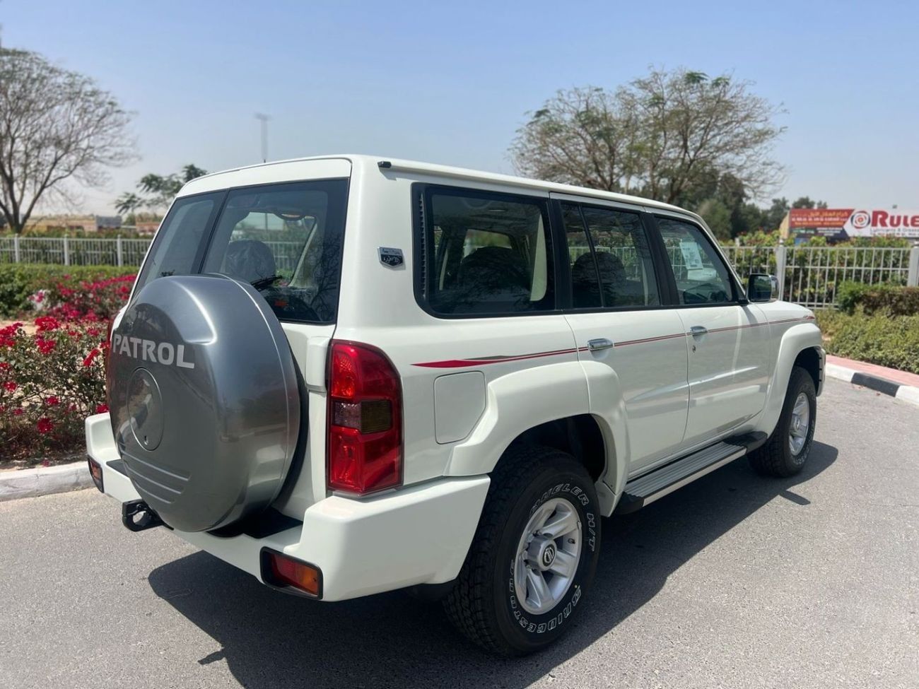 نيسان باترول سفاري Safari 4.8L M/T