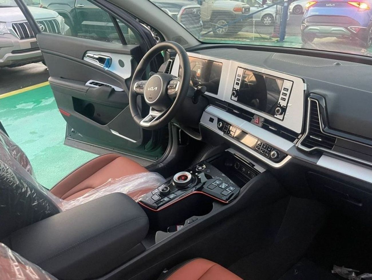 Kia Sportage LX 1.6L - Automatic . Petrol . Front Wheel Drive . 5 Seats . 5 Doors - 2025 MODEL