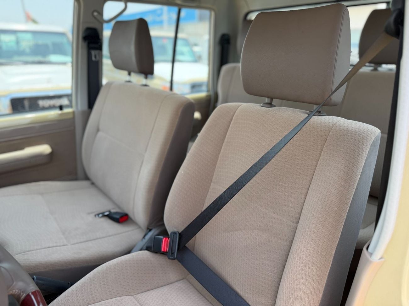 Toyota Land Cruiser 70 LC79 GXR