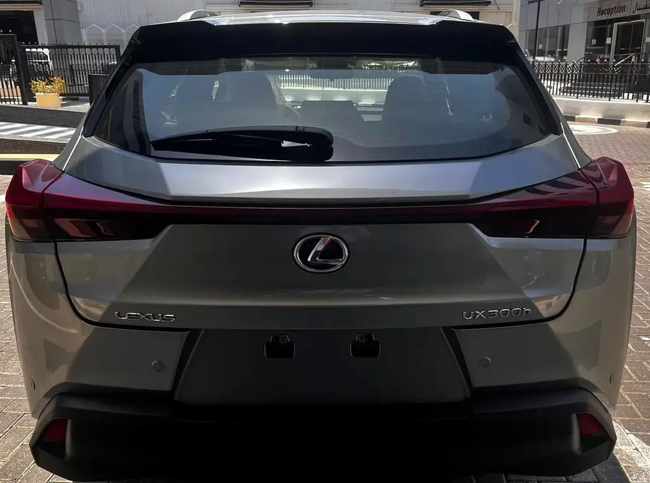 لكزس UX300h Elite Lexus UX 300e 2025 مواصفات خليجية