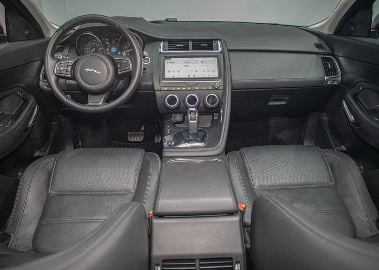 جاكوار E Pace P200 Black Edition