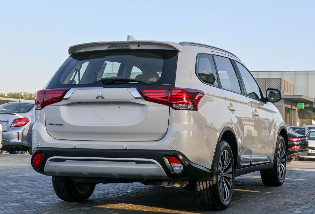 ميتسوبيشي آوتلاندر ميتسوبيشى أوتد لاندر- 2023- خليجى-4WD - 4V بدون حوادث - بمحرك 2.4 - بحاله ممتازه