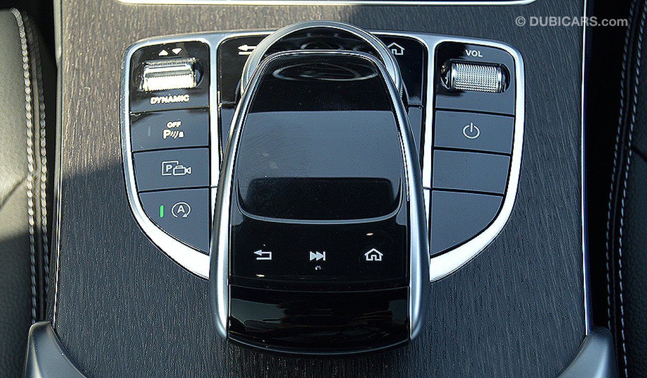 Mercedes-Benz C200 AMG 2020, I-4 Engine, GCC, 0km with 3 Years or 100,000km Warranty # Wireless Mobile Phone Charging