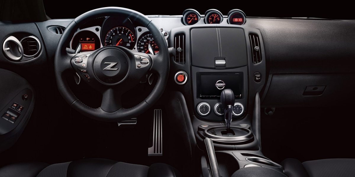 Nissan 370Z interior - Cockpit