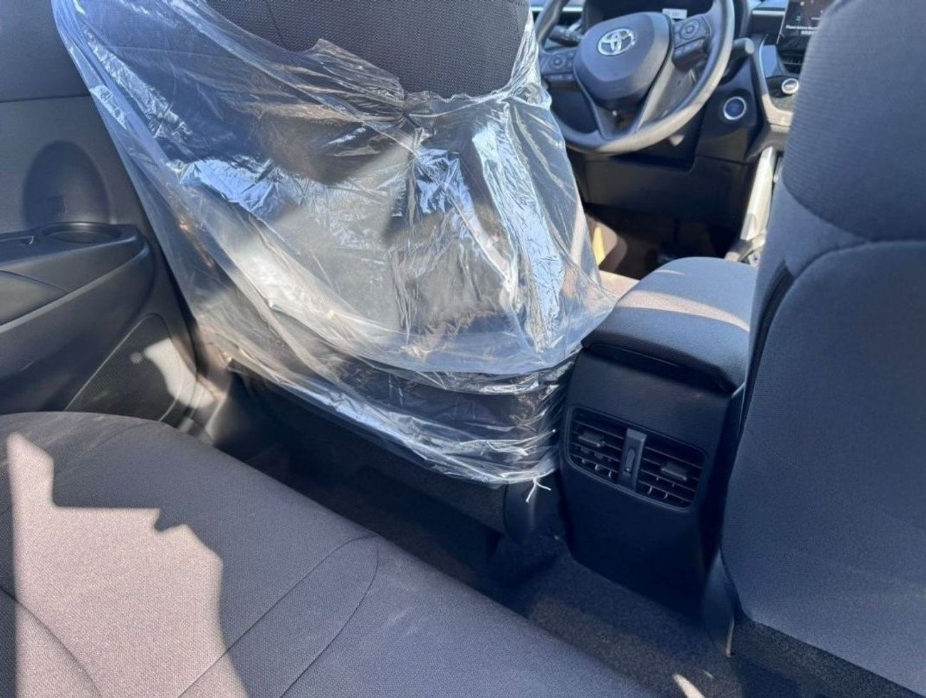 تويوتا كورولا كروس Horsepower 122 hp (121 bhp)  4Cylinders  Torque 142 Nm Fuel Petrol