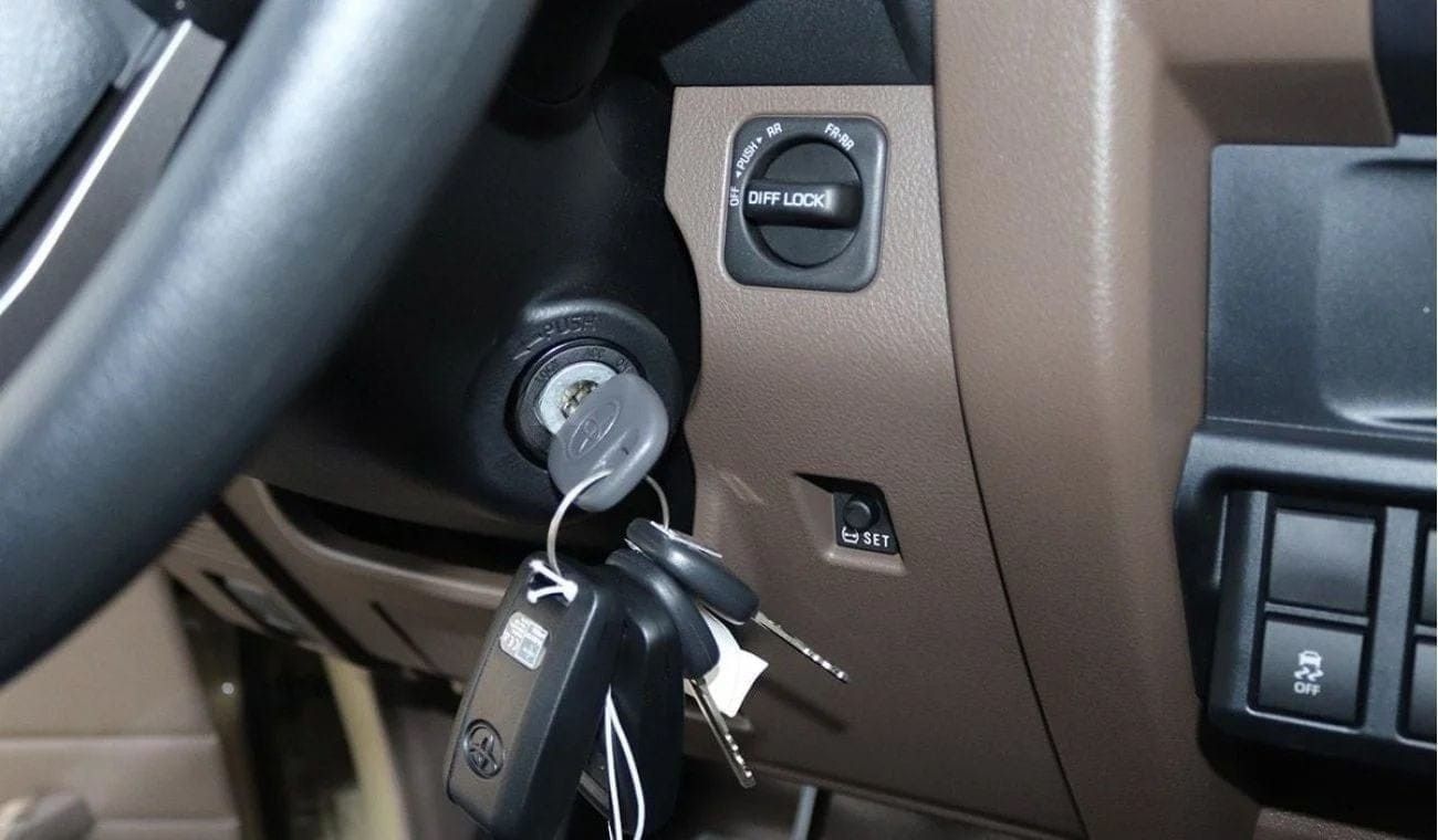 تويوتا لاند كروزر بيك آب DC 2.8AT diesel