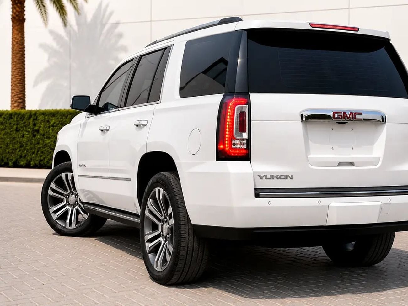 GMC Yukon 2,115 P.M 0% DP | Denali | GCC | Original Paint | 106K KM | 6.2L V8