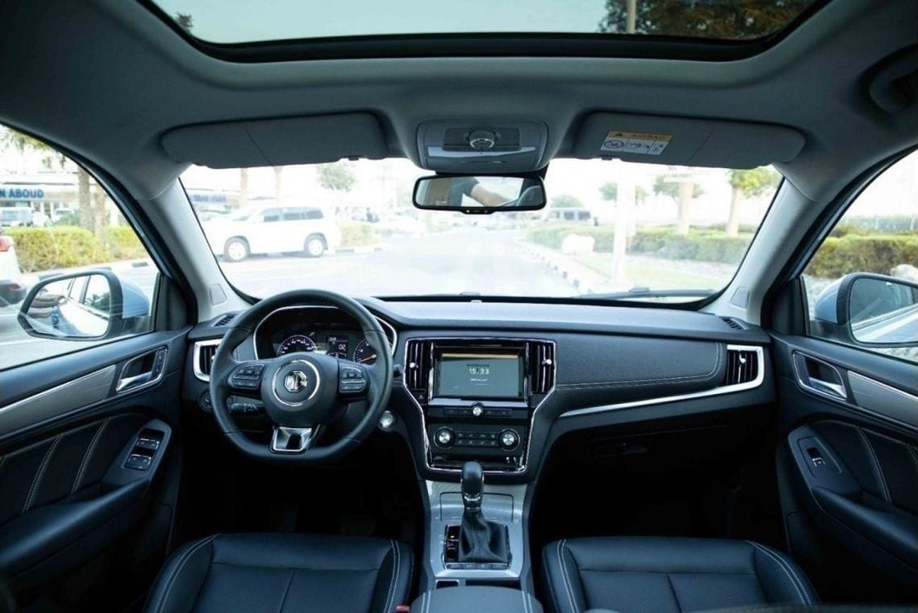 أم جي RX5 2023 MG RX5 2.0 AWD LUXURY - أزرق سماوي من الداخل أسود