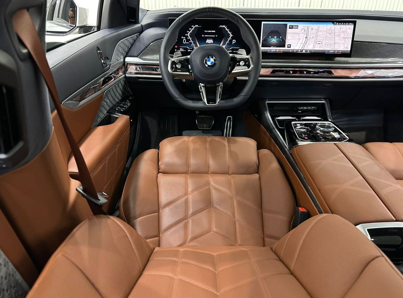 بي أم دبليو 760Li 2023 BMW 760i xDrive M-Sport, 2028 BMW Warranty, 2029 BMW Service Pack, Fully Loaded, Low Kms, GCC