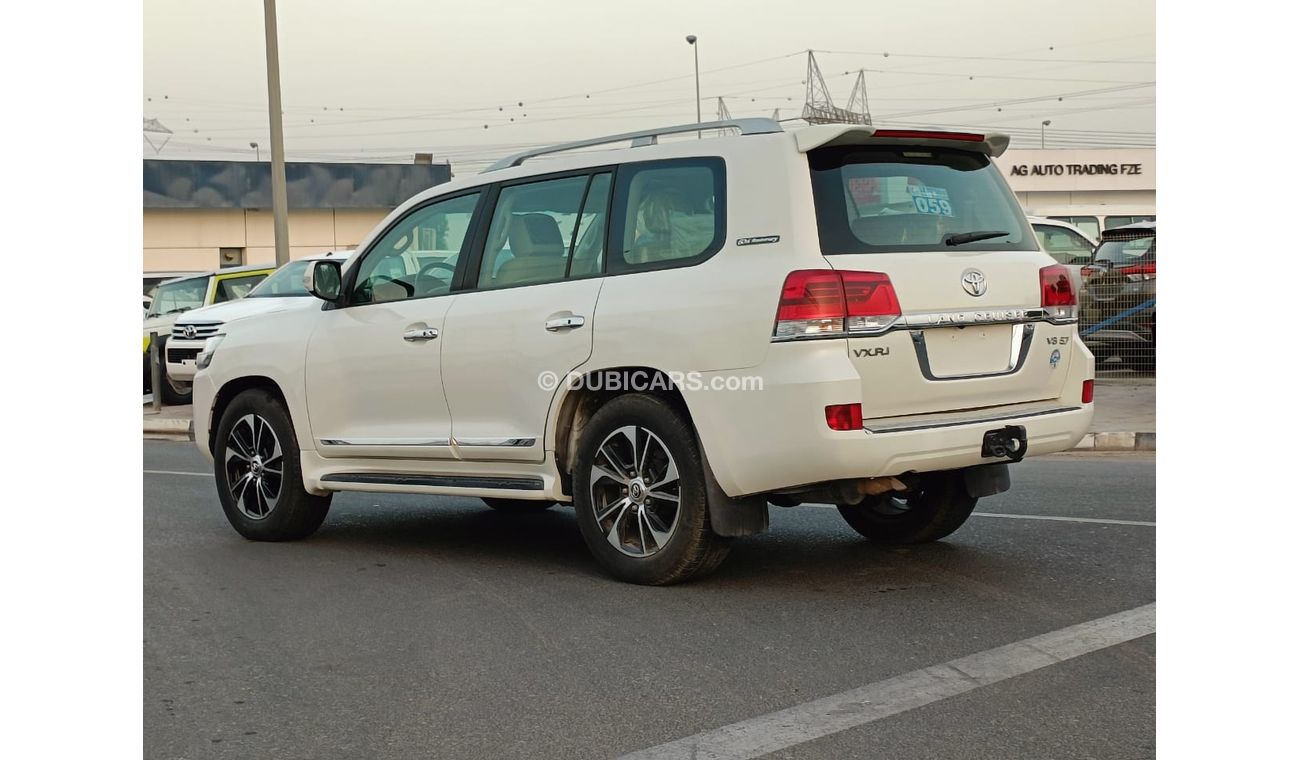 تويوتا لاند كروزر VXR, 5.7L V8 PETROL, DRIVER POWER SEAT / LEATHER SEATS / SUNROOF (LOT # 9254)