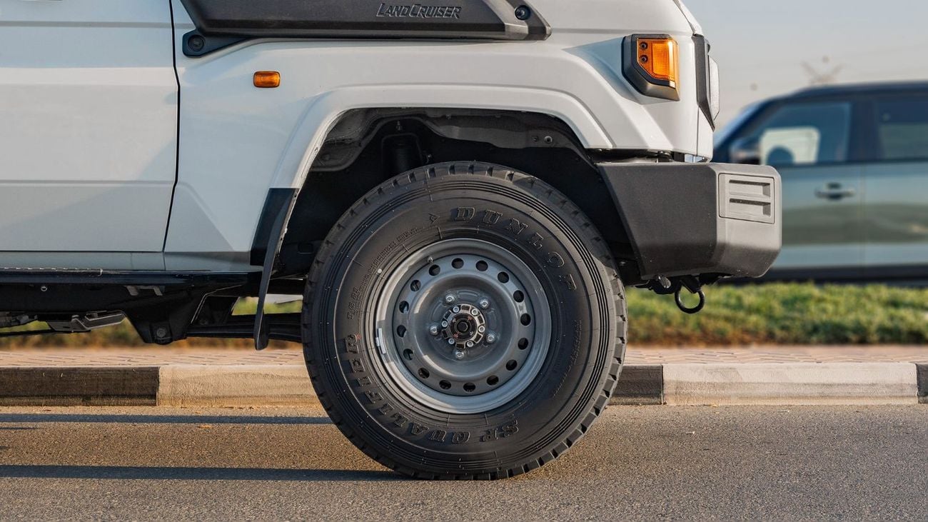 تويوتا لاند كروزر 70 2025 Toyota Land Cruiser LC 78 V6 4.0L MT Petrol