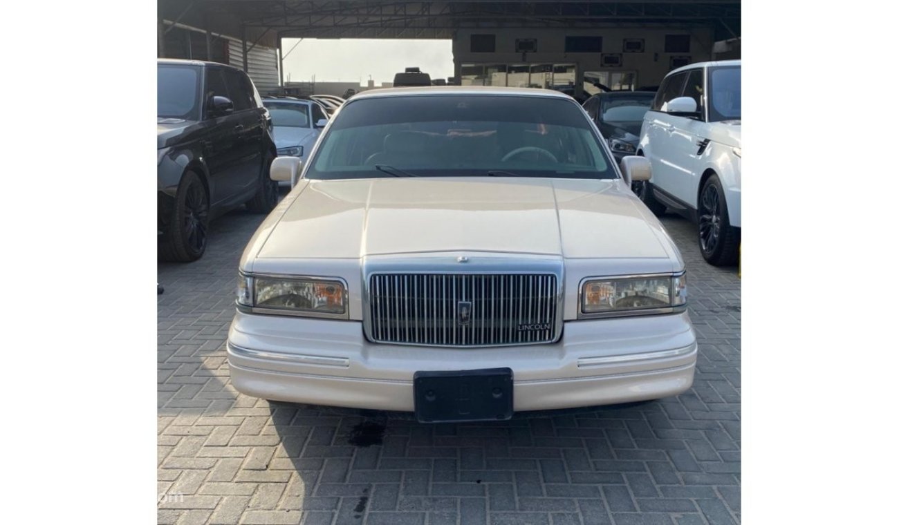 Lincoln Town Car Model 1996, Gulf, 8 cylinders, automatic transmission, odometer 160000