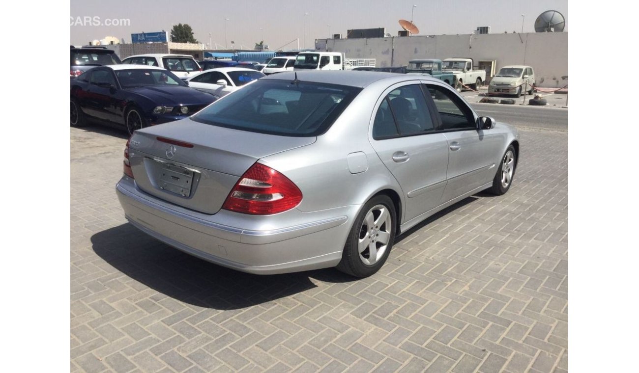 Mercedes-Benz E 320 Mercedes Benz E320, imported from Japan, 2004 model, in excellent condition