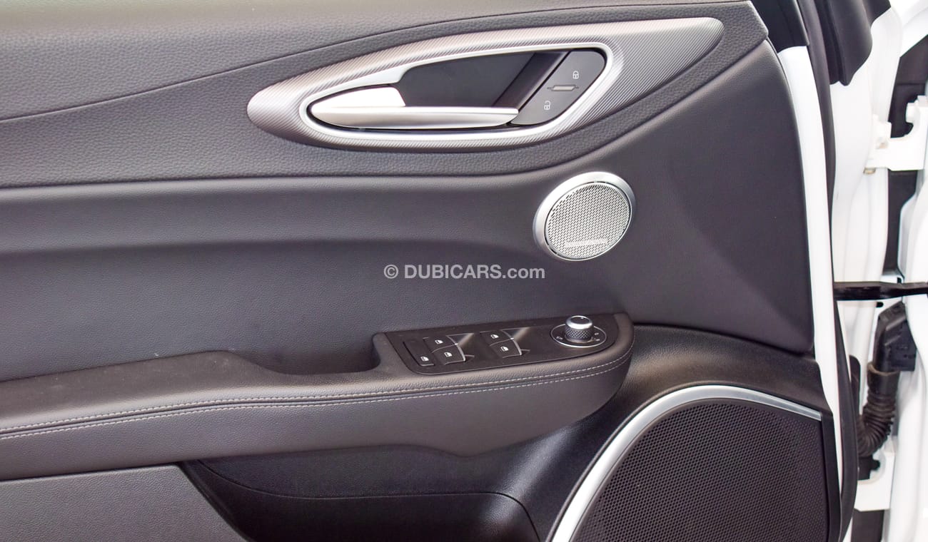 ألفا روميو جوليا Veloce Q4