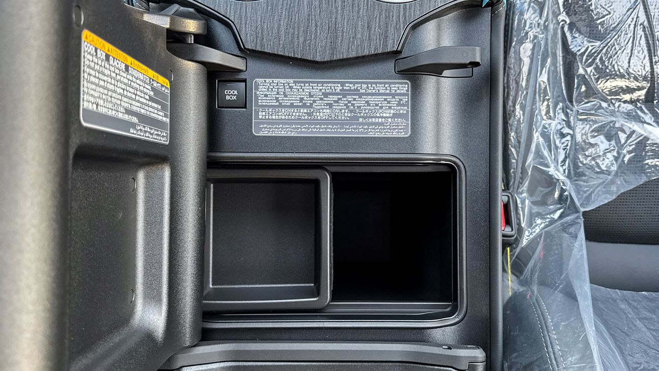 Toyota Land Cruiser 300 GR SPORT 3.3L DIESEL A/T Floor 5-SEATERS EUROPEAN BRAND NEW 2023 0KM