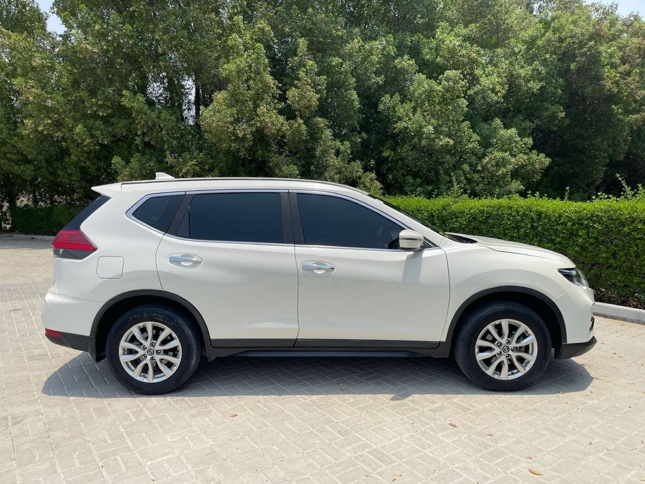 Nissan XTrail SV NISSAN X-TRAIL   MODEL 2019  V4    L2,5   Excellent Condition (GCC  _ SPEC) - VERY GOOD CONDITION