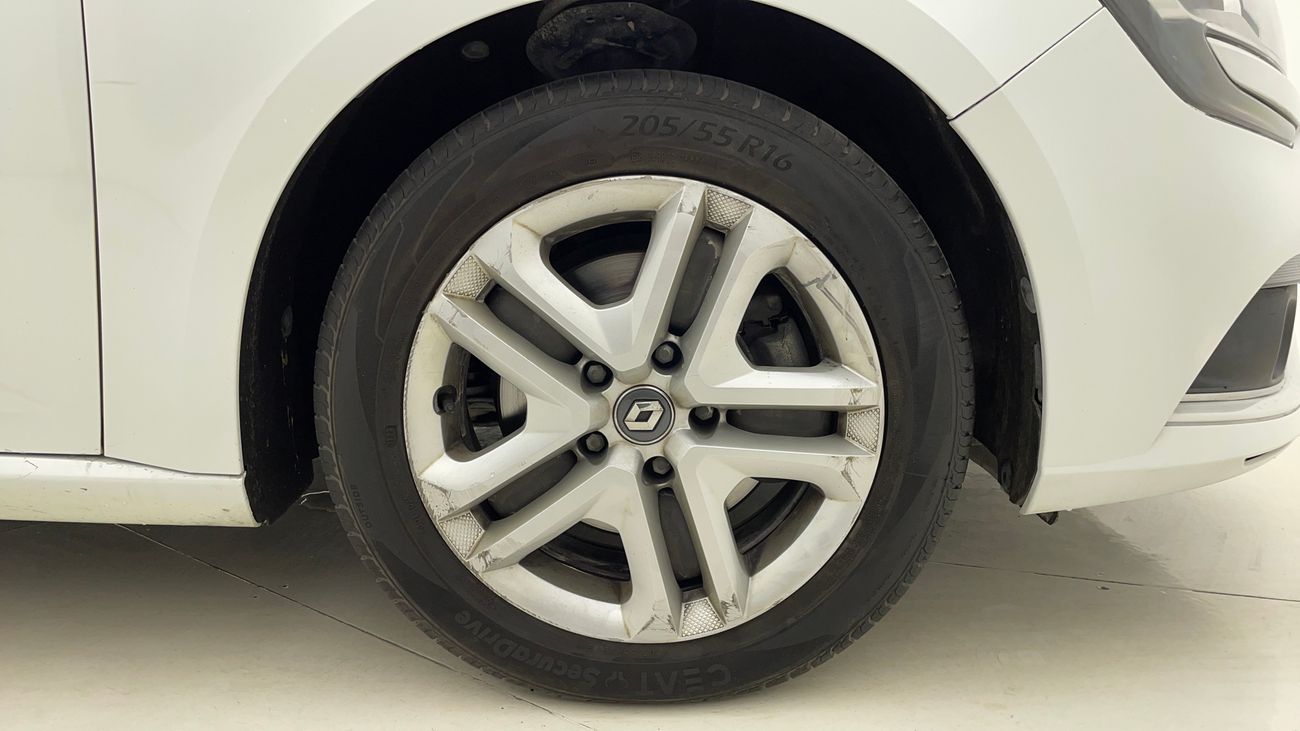 رينو ميجان PE 1.6 | بدون دفعة مقدمة | اختبار القيادة في المنزل