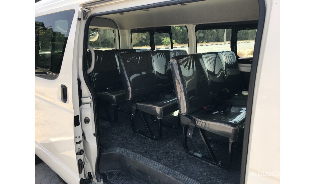 Toyota Hiace 2014 mid roof