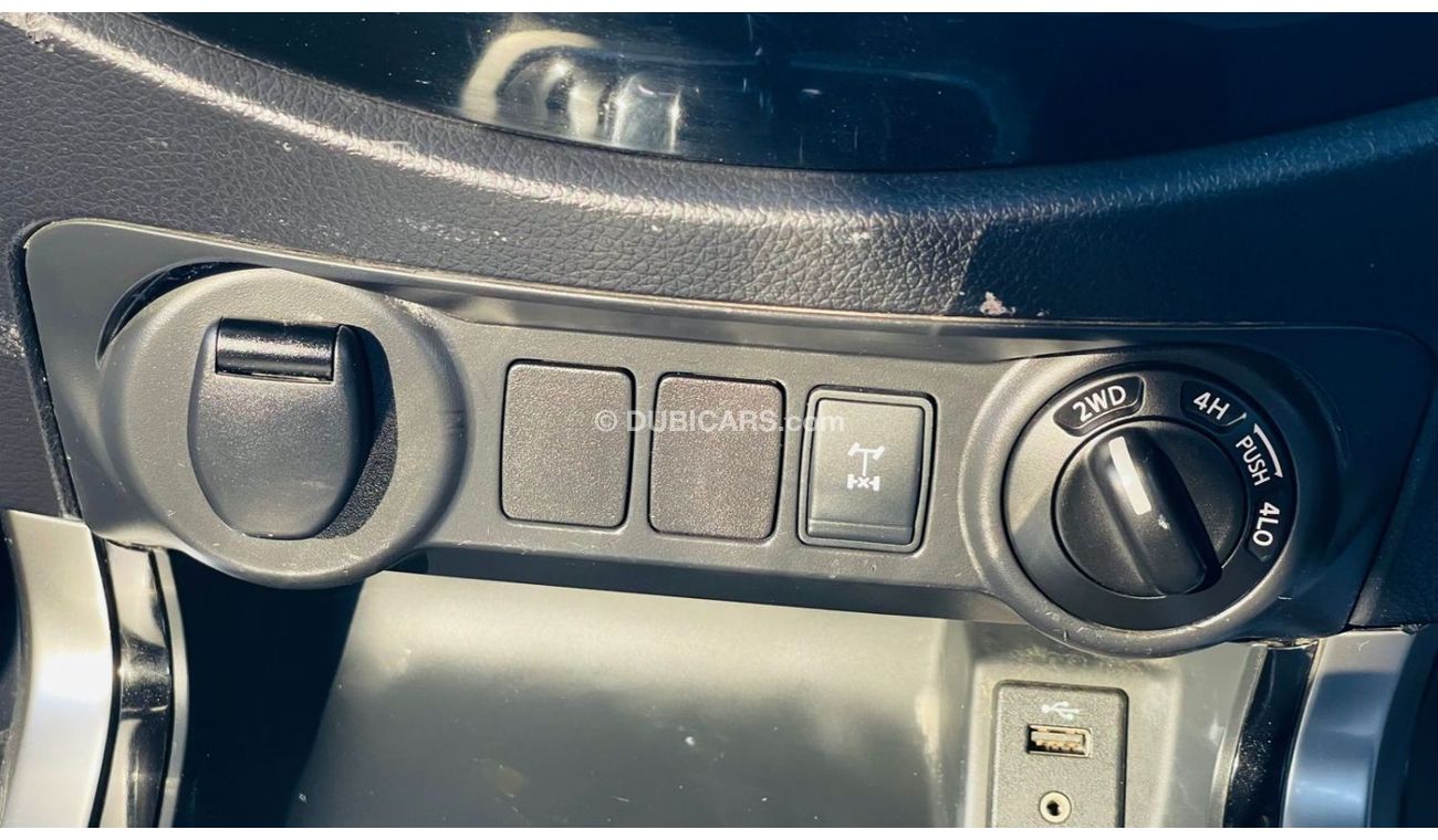 Nissan Navara Std | DOUBLE CAB | 4WD | DIESEL | RIGHT-HAND DRIVE | FULL OPTION