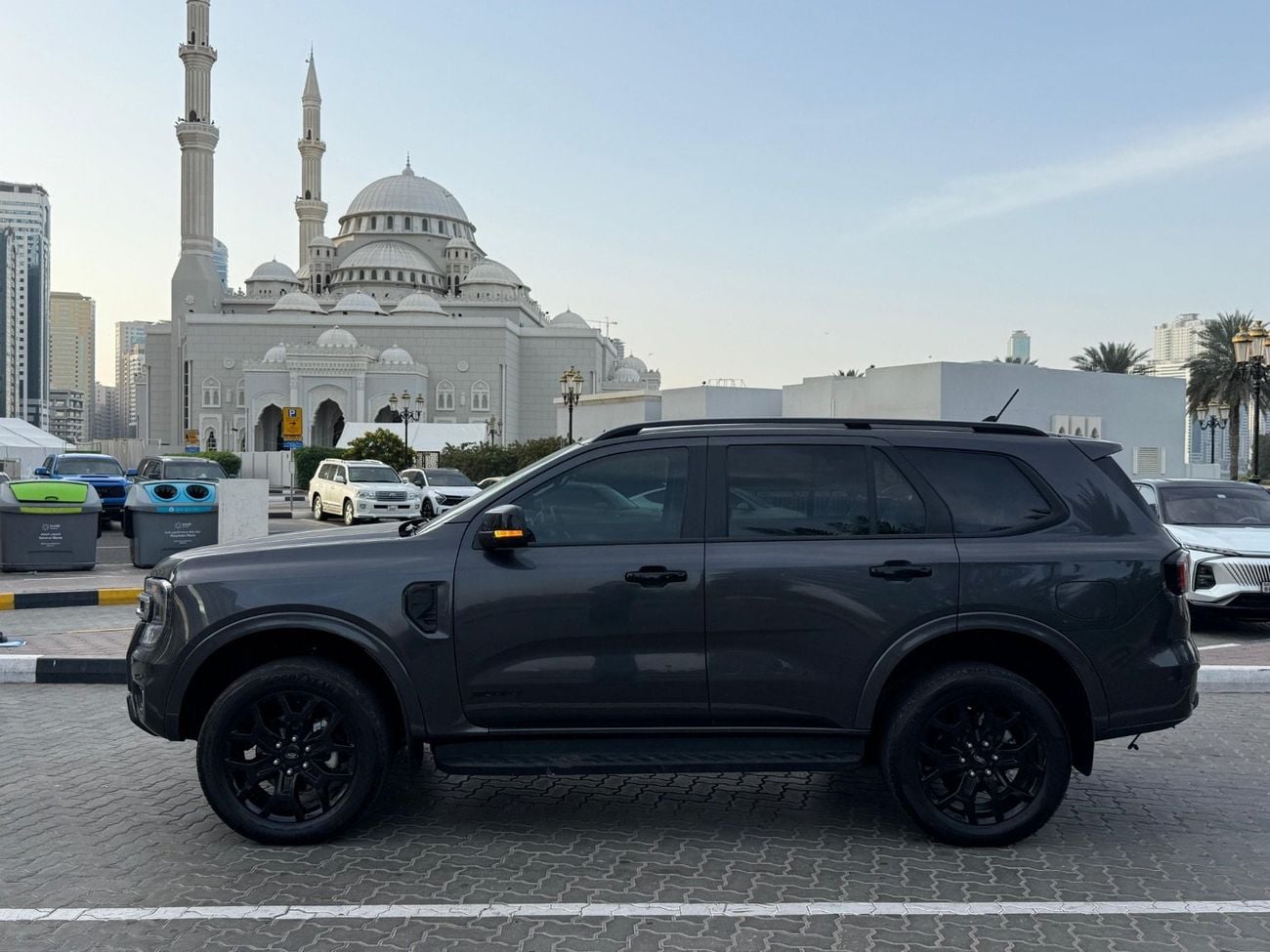 Ford Everest Sport 2.L Bi-Turbo Right Hand Drive