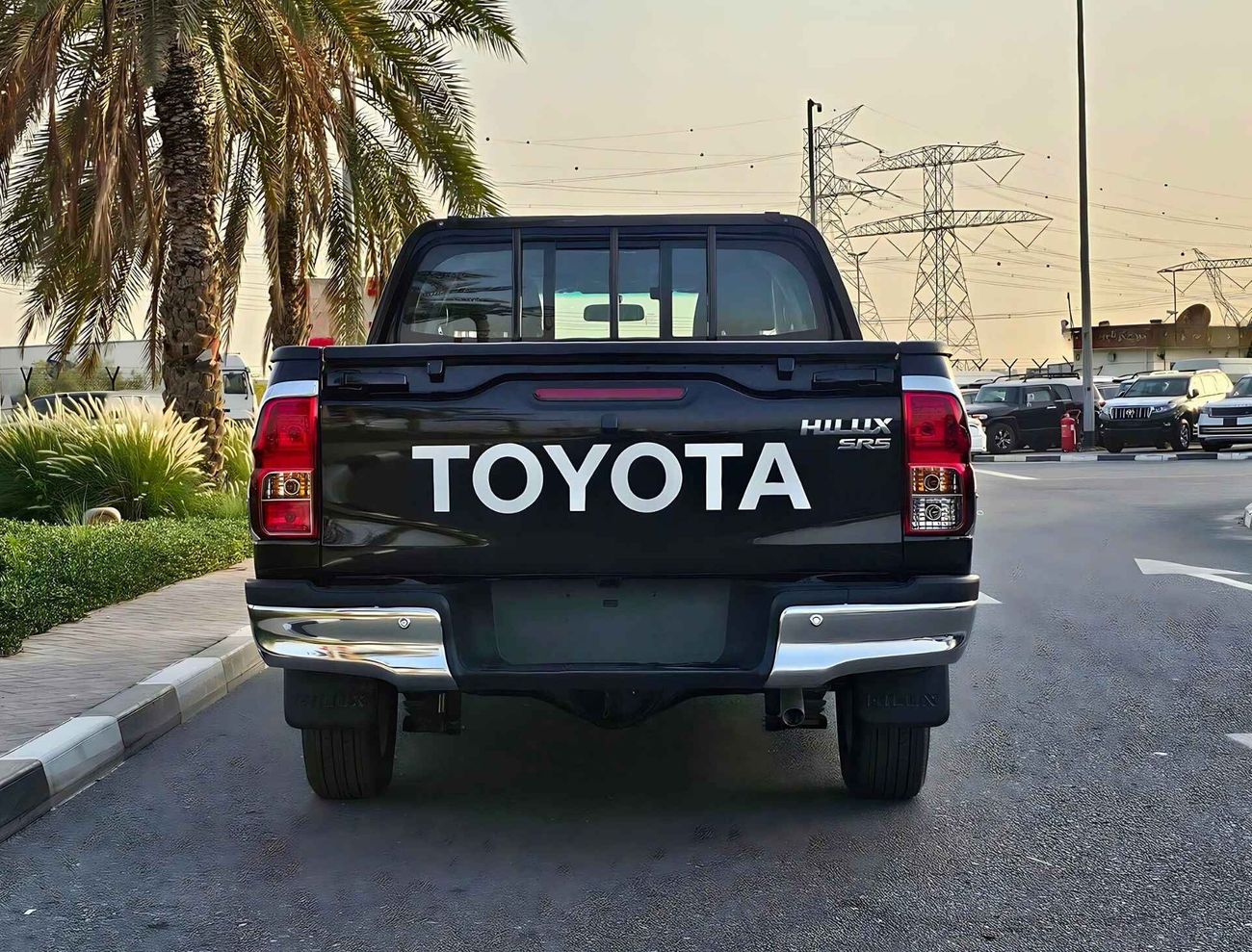 تويوتا هيلوكس 2.7L Petrol / Automatic Gear / FULL OPTION  (CODE # 67998)