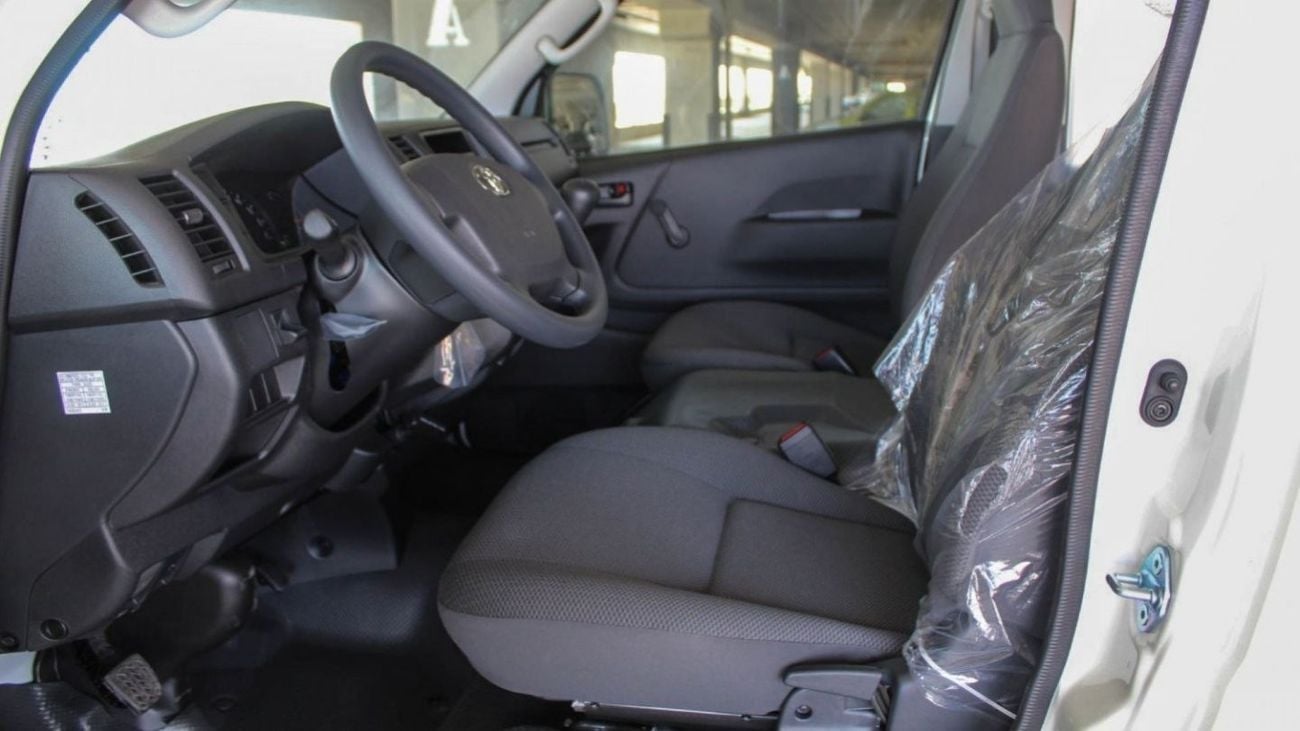 Toyota Hiace Toyota hiace cargo standard 2.7L V4 PETROL