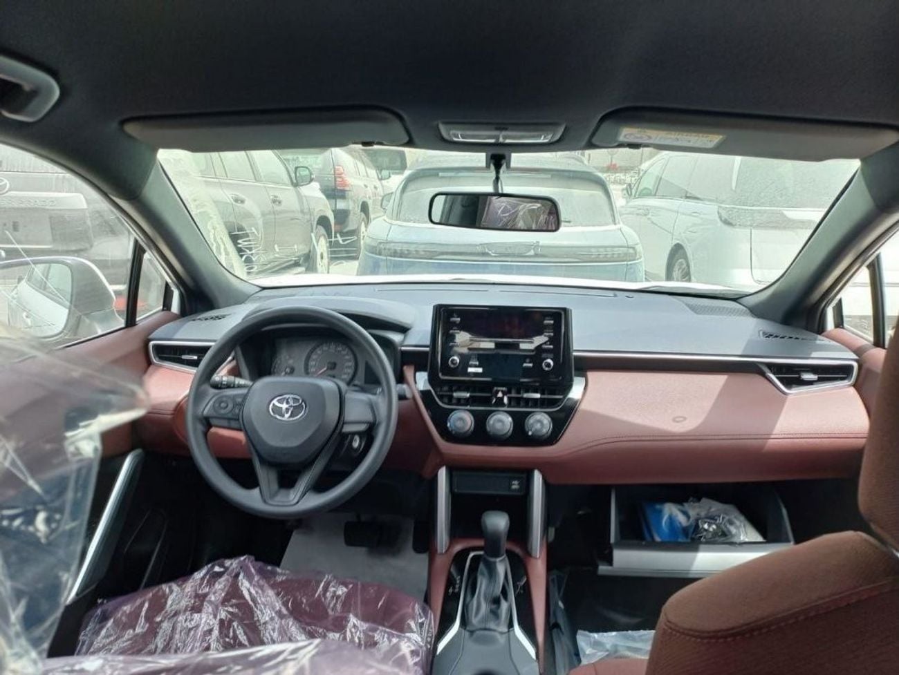 تويوتا كورولا كروس 2026 TOYOTA COROLLA CROSS 1.8L Petrol Basic Option Automatic Zero KM