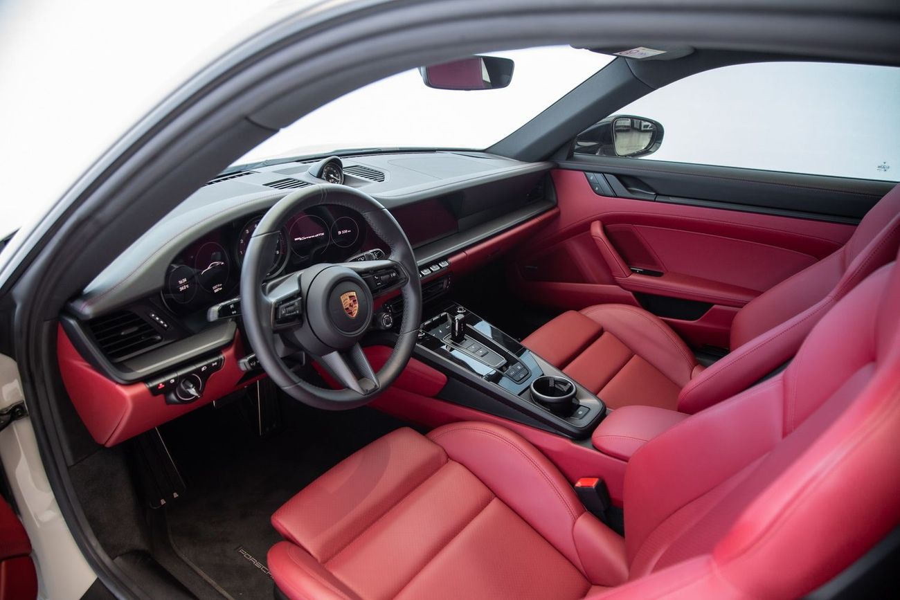 Porsche 911 Carrera GTS 3.0L (450 HP) Coupe