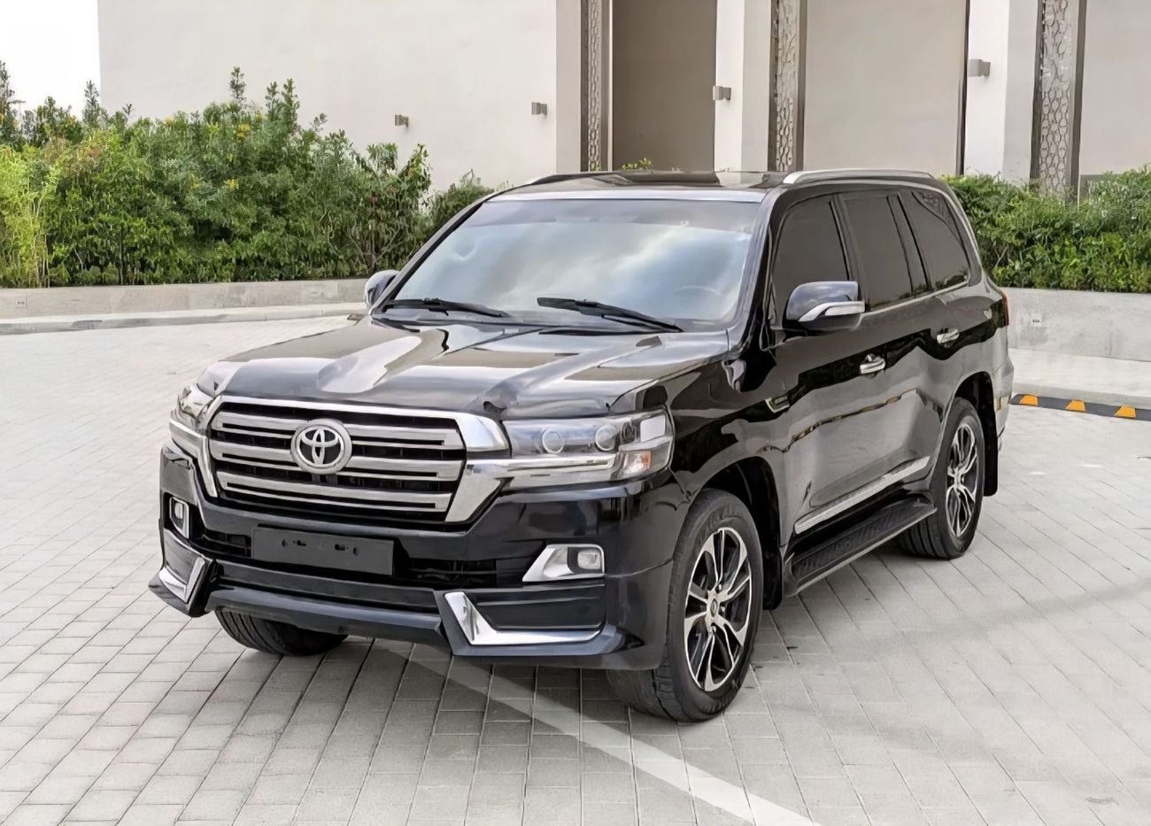 تويوتا لاند كروزر VXR LHD 4.5L 1VD-FTV V8 Diesel Engine Automatic Gear 4WD 7 Seats 5 Doors