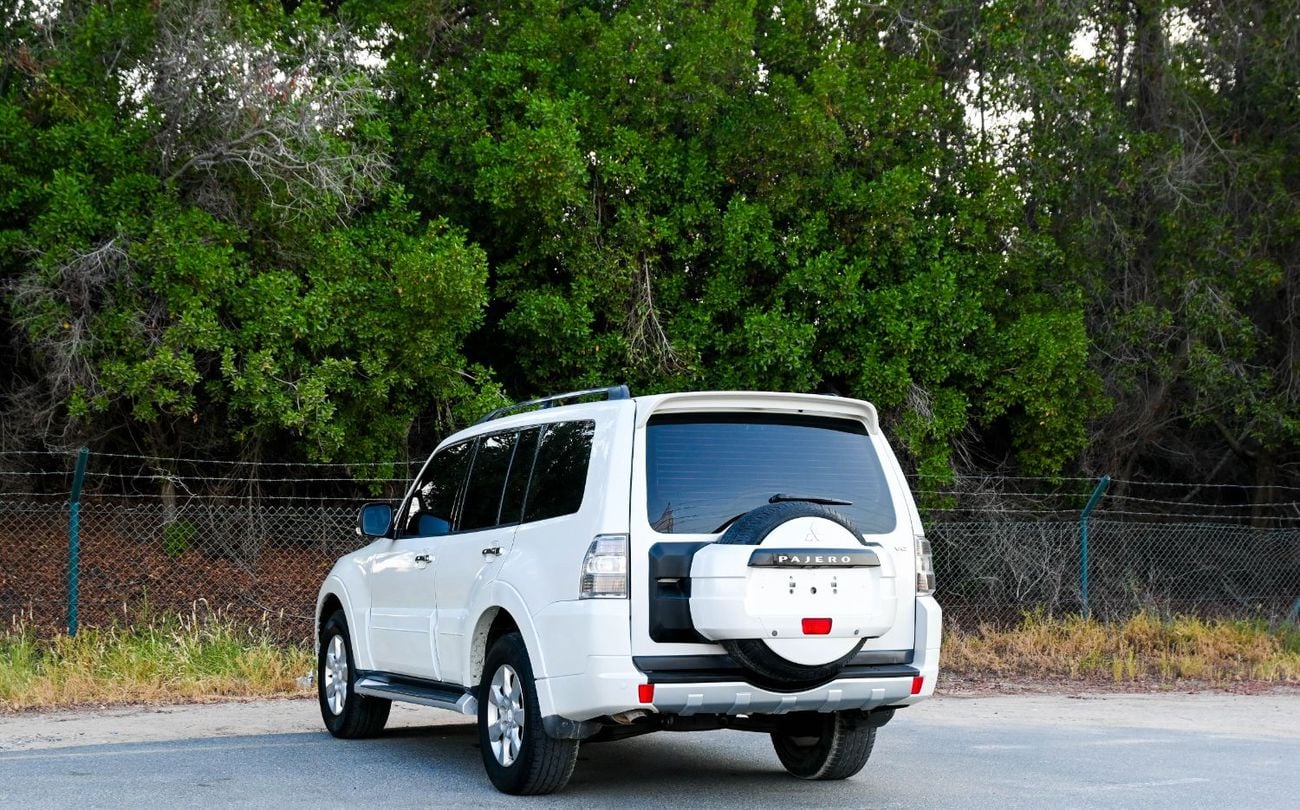 Mitsubishi Pajero 2014 Mitsubishi Pajero, Gulf specification, excellent condition, GLS Midline