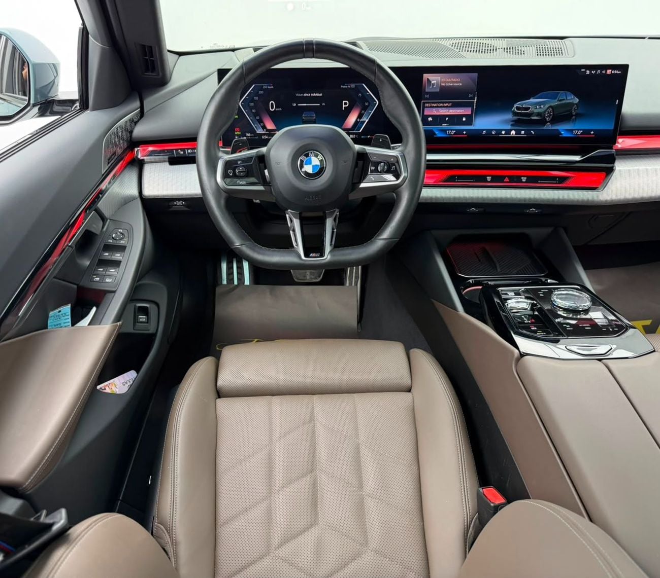 بي أم دبليو 520i M SPORT