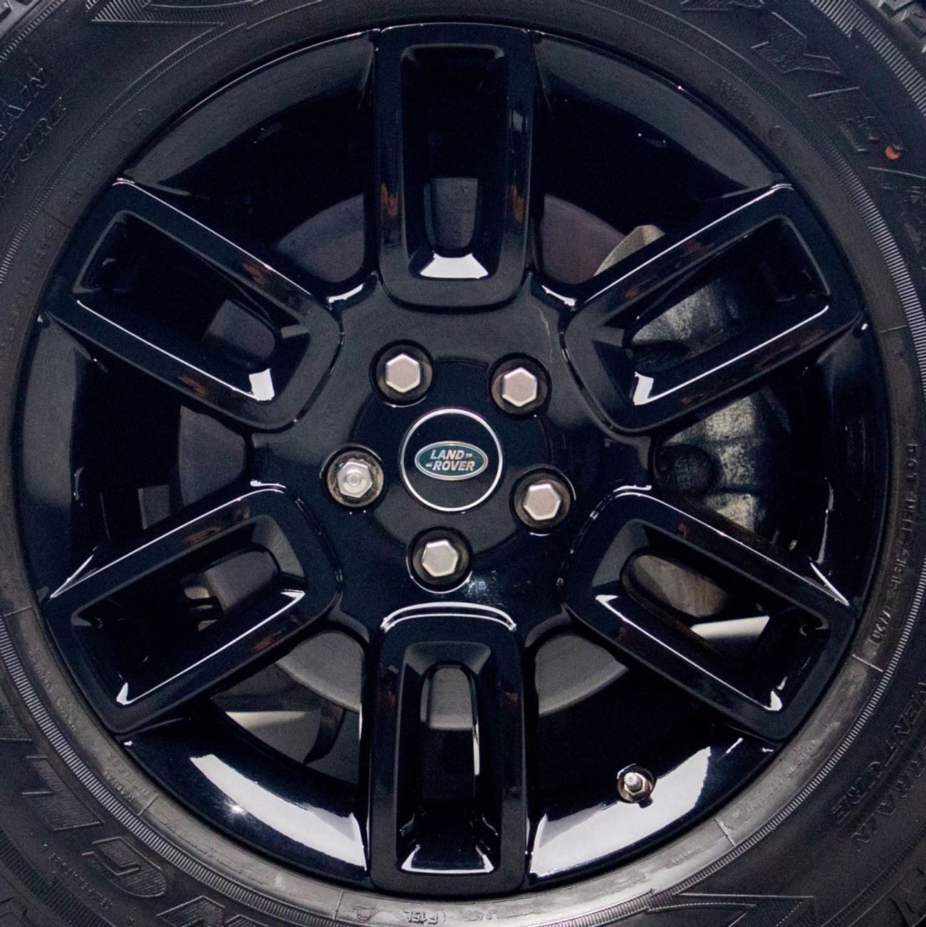 Land Rover Defender P300 110 2.0L (5 Seater) 4,695x60 • 0% DP • 2021 Land Rover Defender 110 P300 • Land Rover Warranty