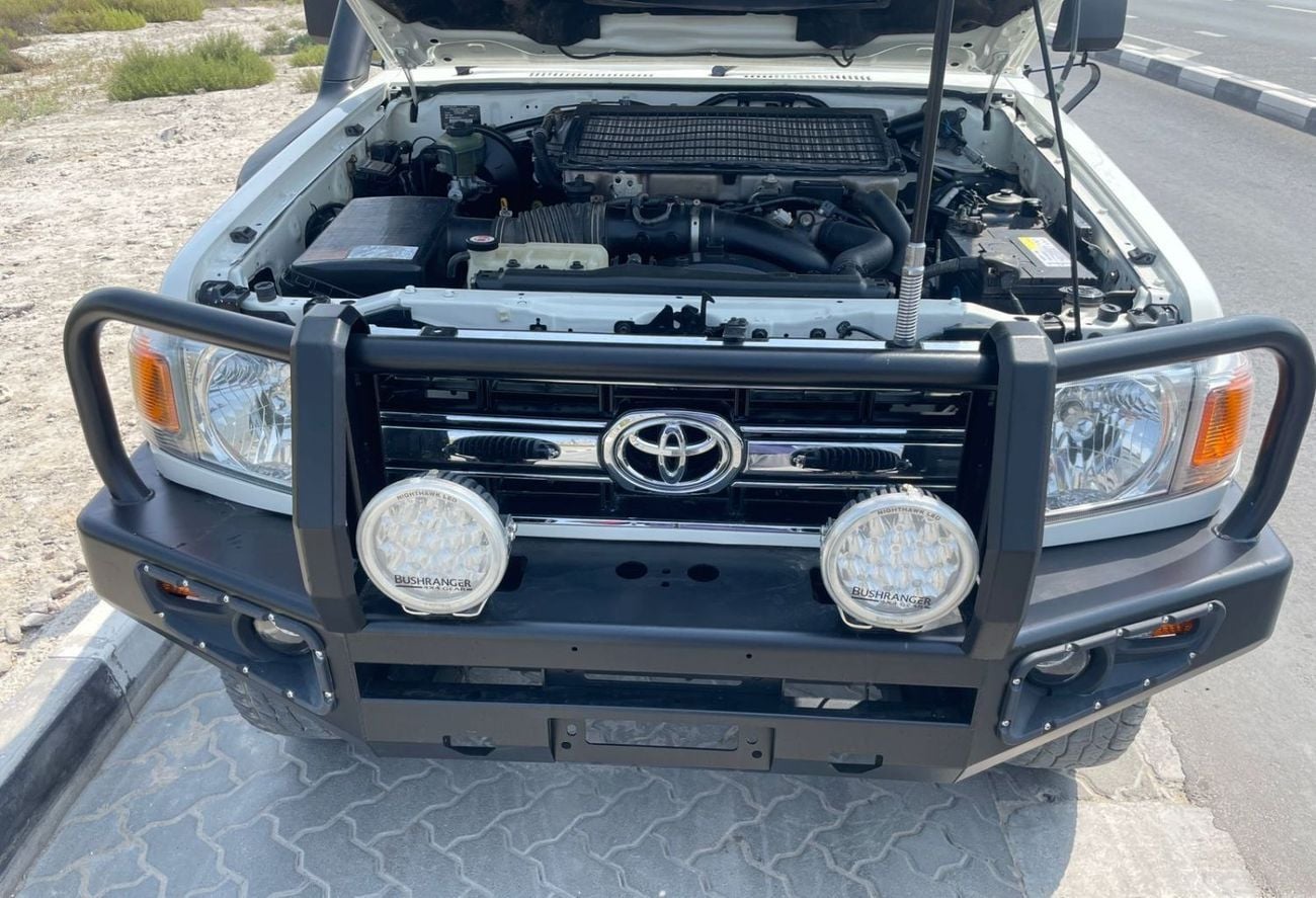 تويوتا لاند كروزر بيك آب RIGHT HAND VEHICLE ONLY FOR EXPORT 4.5 LITER