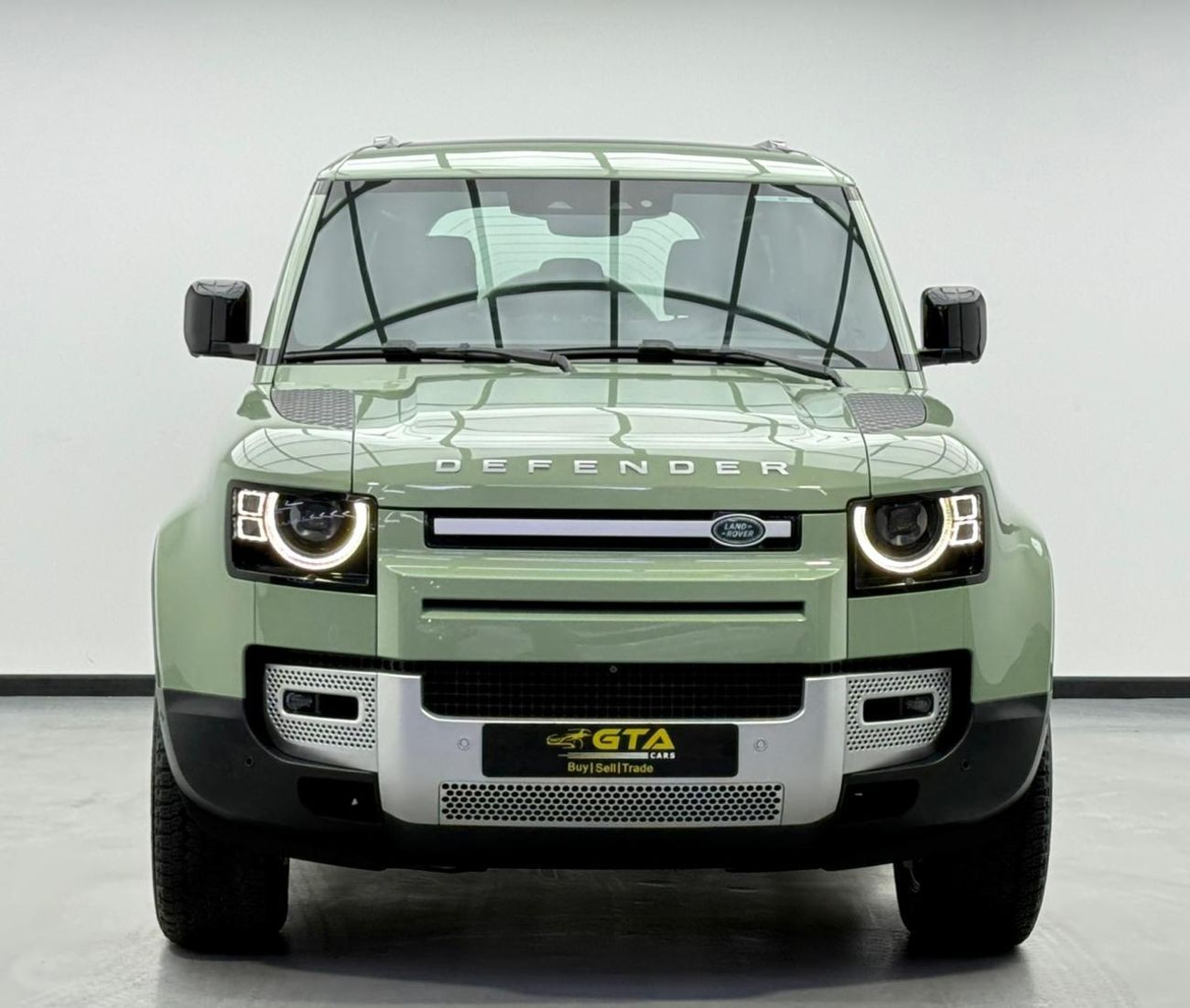 لاند روفر ديفندر 2023 Land Rover Defender P400 110 75th Anniversary, 2028 LR Warranty + Service Pack, Low Km, GCC