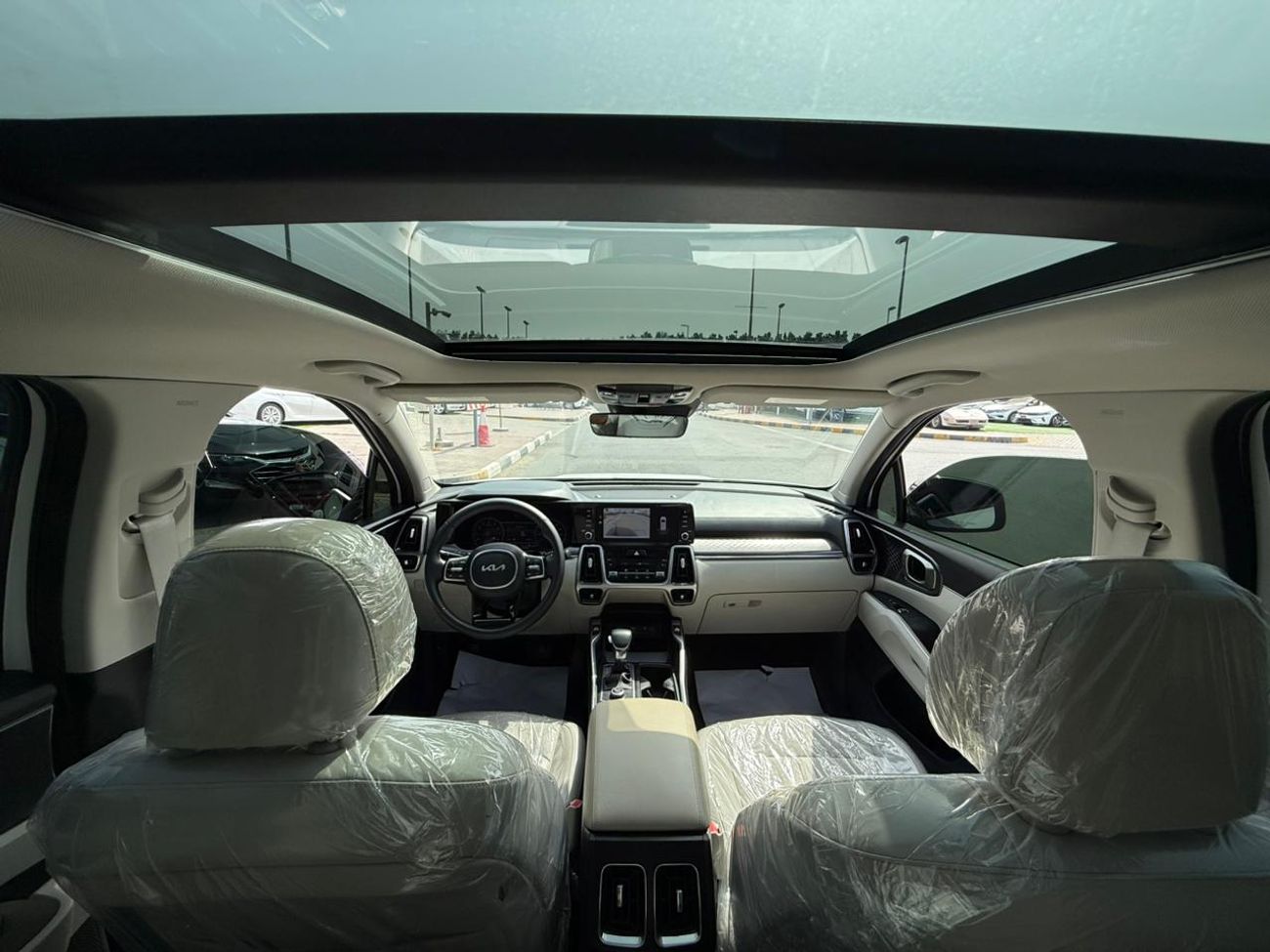 كيا سورينتو 2.5L LX (RWD)