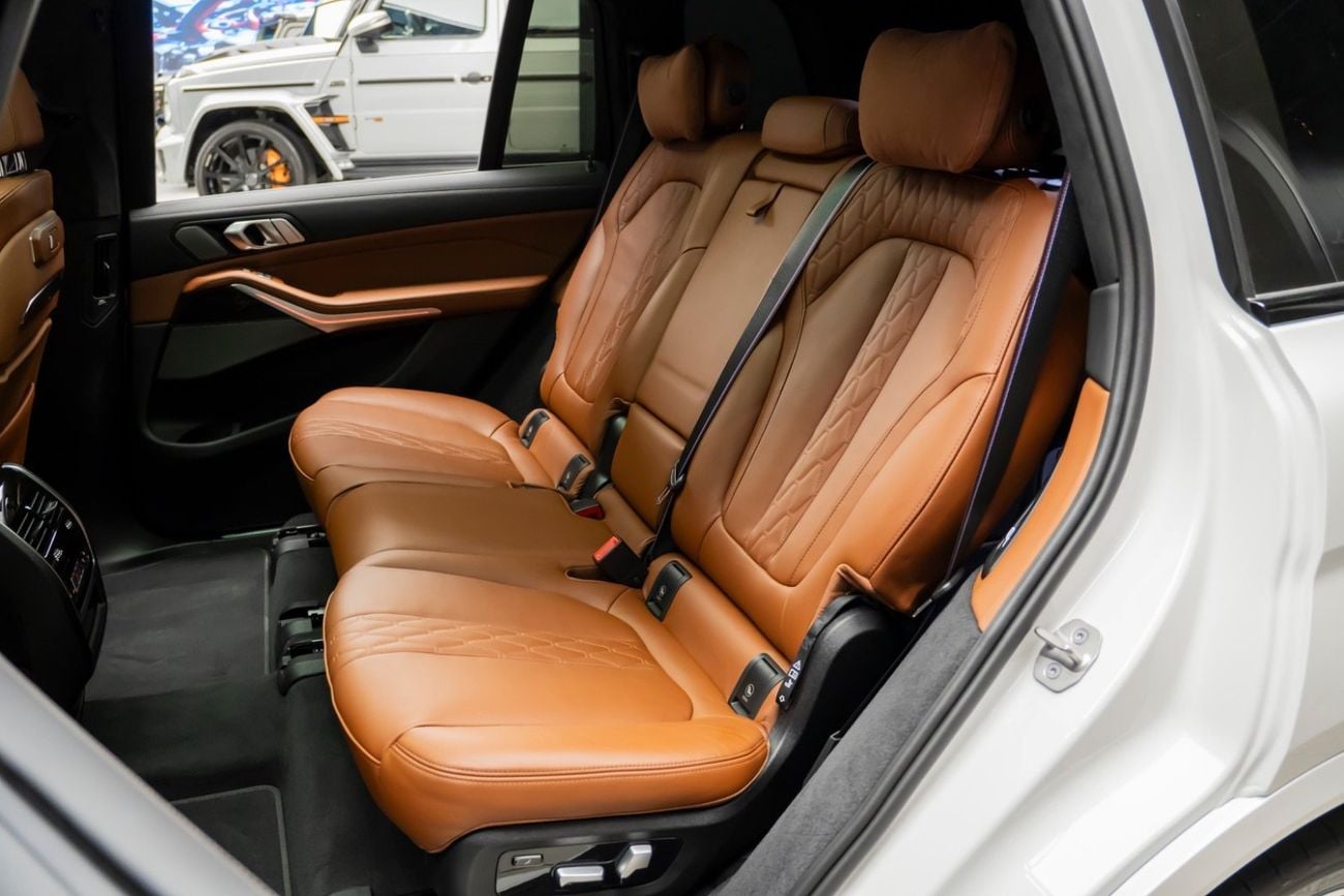 بي أم دبليو X7 M60i XDRIVE | 2024 | GCC Specs | Agency Warranty & Service