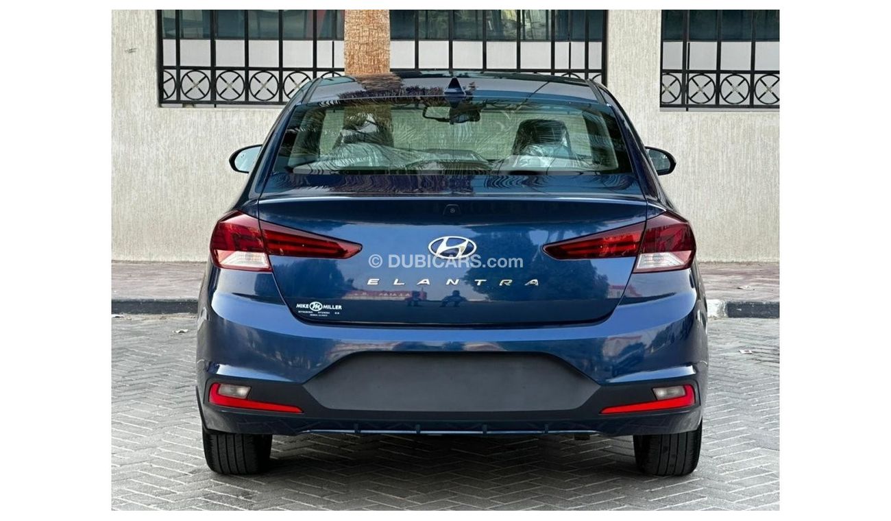 هيونداي إلانترا