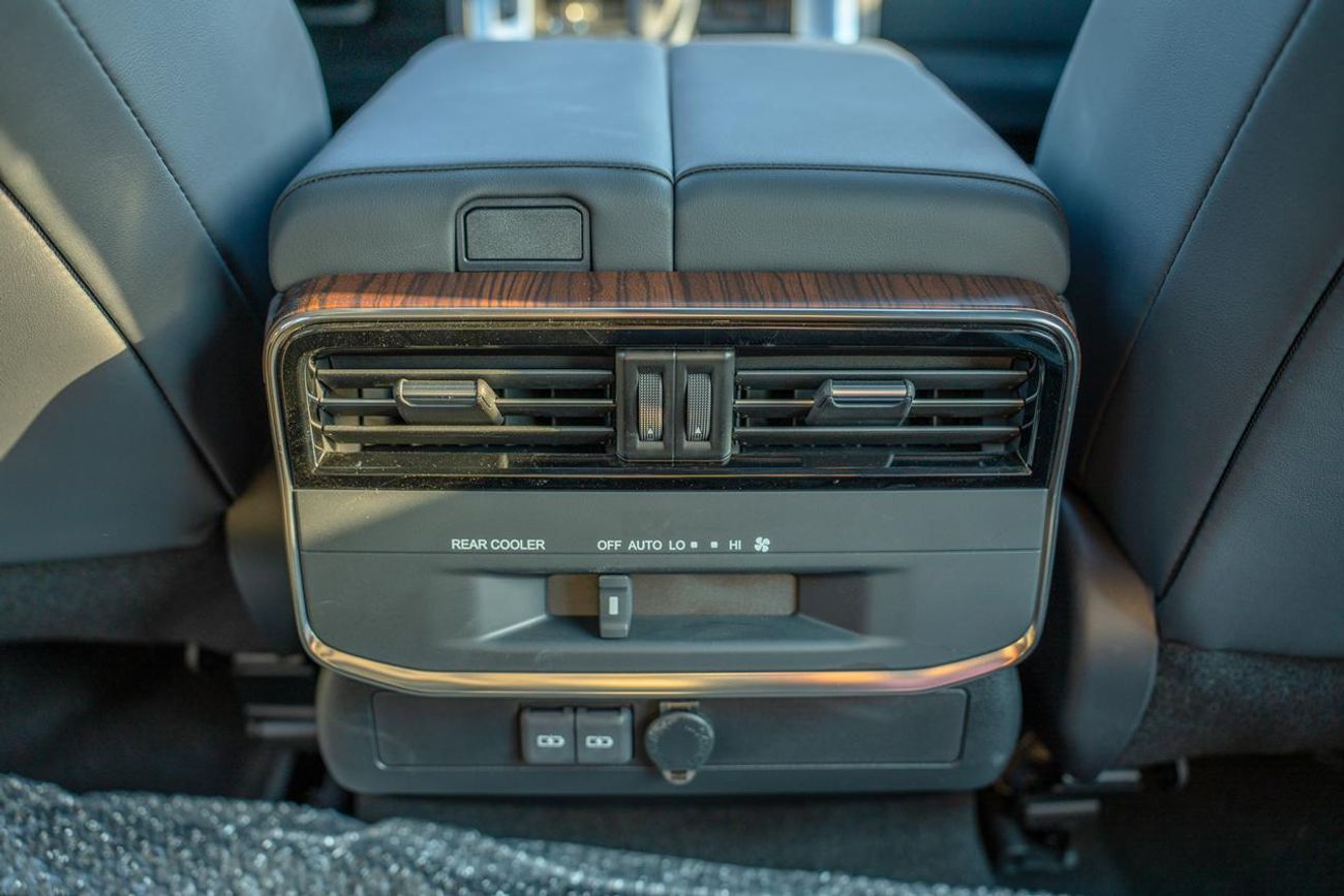 تويوتا لاند كروزر Toyota Land Cruiser GXR 2025 3.3L Diesel Twin Turbo