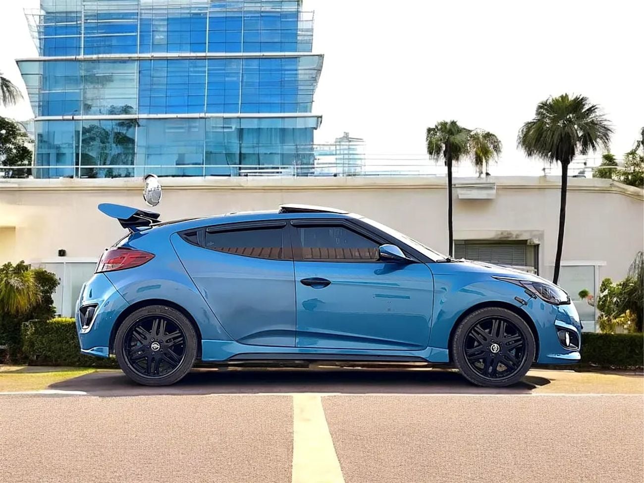 Hyundai Veloster Turbo 1.6L 755 P.M | Turbo GCC Specs - Sporty Hatchback!