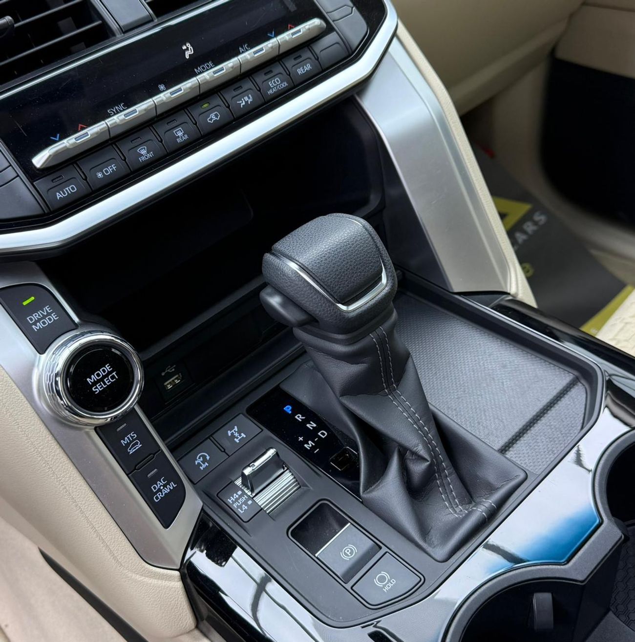 Toyota Land Cruiser EXR 3.5L 2024 Toyota Land Cruiser EXR ,Al Futtaim Warranty ,Full Agency Service History ,GCC