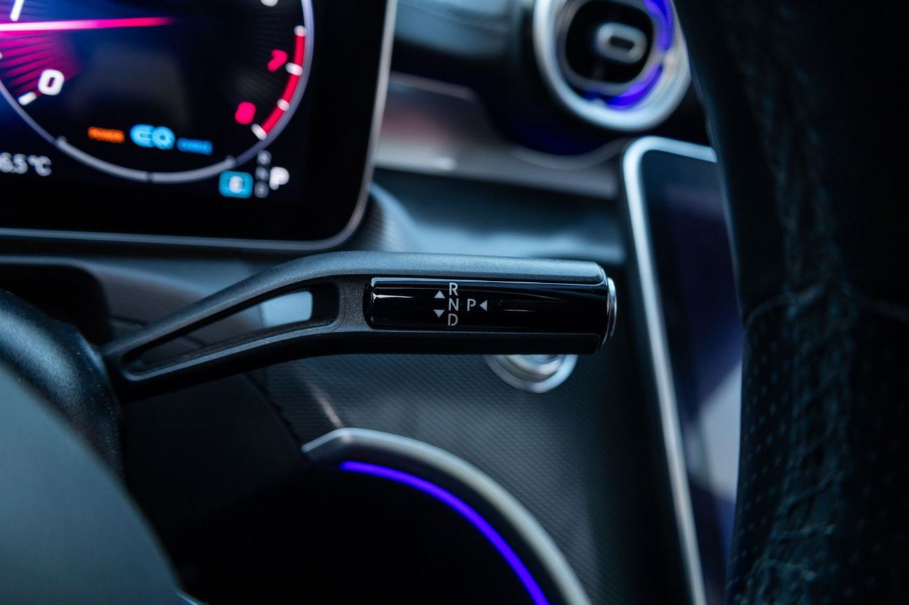 Mercedes-Benz C 200 Premium 2.0L