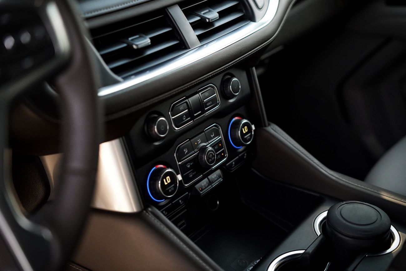 Chevrolet Suburban LT 5.3L 4WD