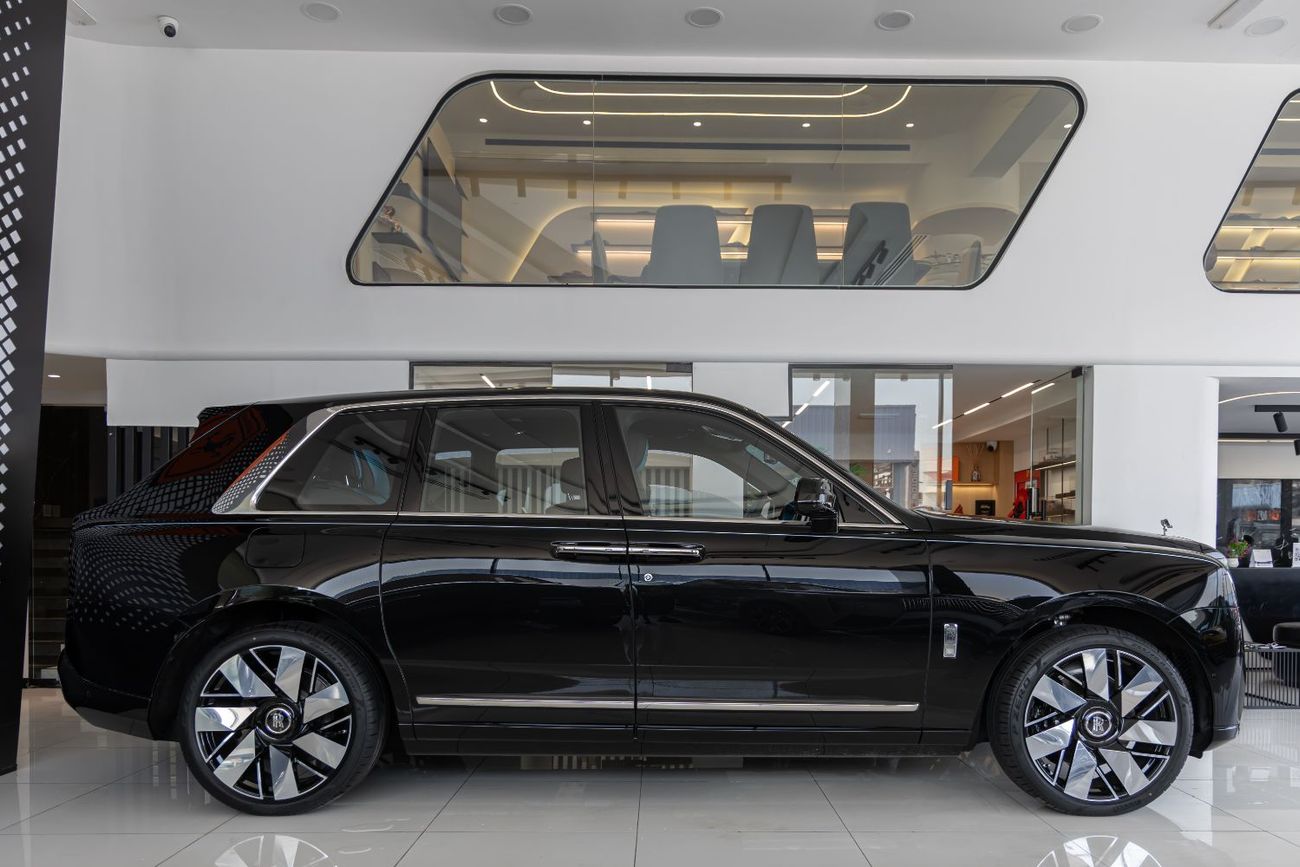 Rolls-Royce Cullinan ROLLS-ROYCE CULLINAN | SILVER BADGE | FULL OPTIONS | BESPOKE SOUND SYSTEM | EUROPEAN SPECS | 2026