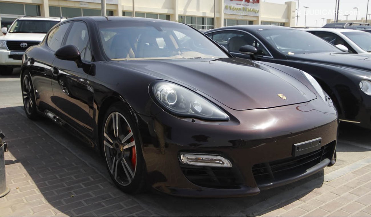 Porsche Panamera GTS